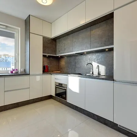 Aviator White Gdańsk